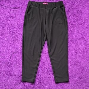 Sleek Black Women's Leggings